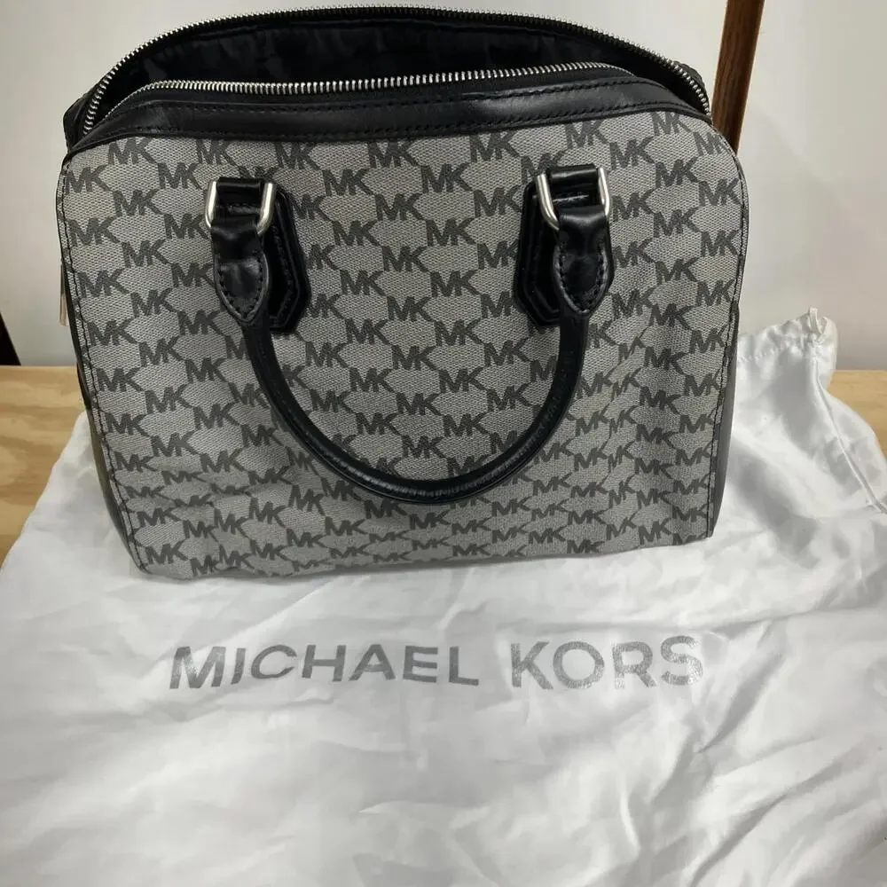 Michael Kors Mercer Signature Medium Duffle Bag/purse W Wallet in Black/Grey NWT
